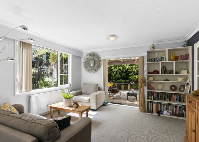  at 26 Paddington Grove, Karori, Wellington