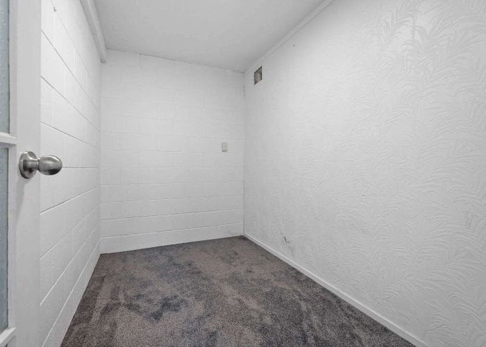  at Downstair/38A Makora Road, Massey, Waitakere City, Auckland