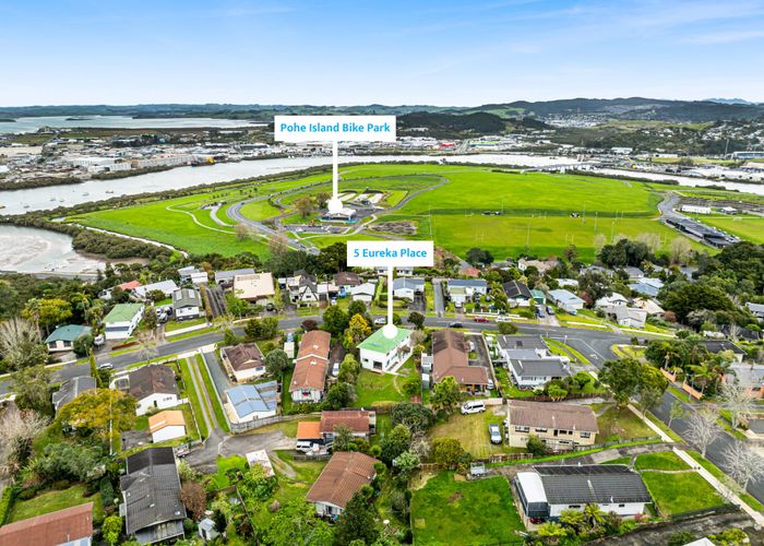 at 5 Eureka Place, Parahaki, Whangarei