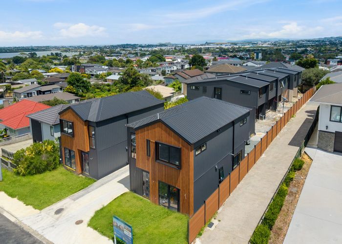  at Lot 2, 27 Grassways Avenue, Pakuranga, Manukau City, Auckland