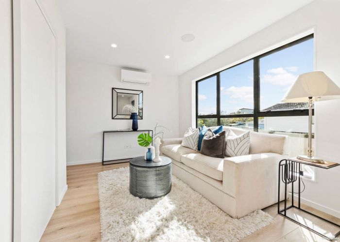  at LOT  2/33 Casuarina Road, Half Moon Bay, Manukau City, Auckland
