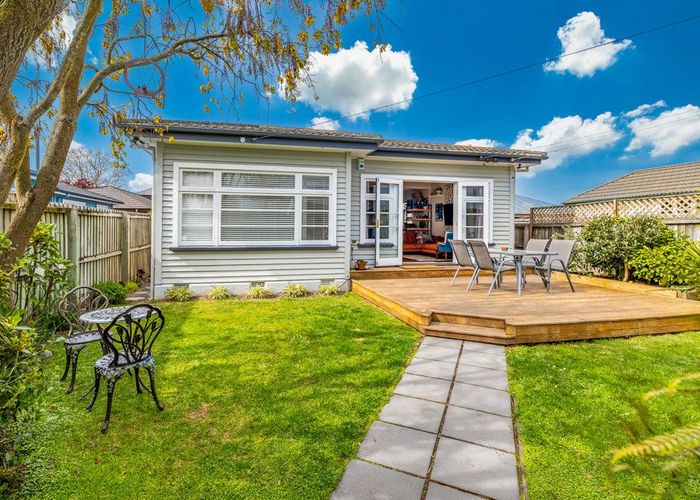  at 16 Frankleigh Street, Somerfield, Christchurch City, Canterbury