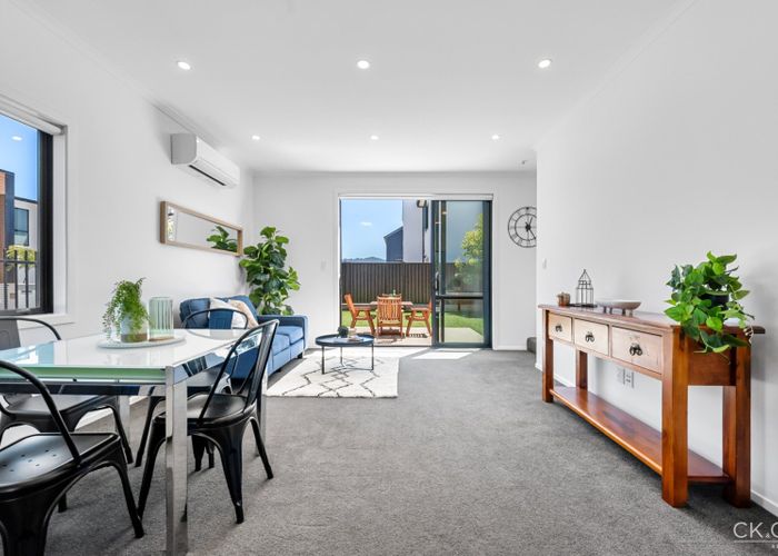  at 5 Green Lane, Wallaceville, Upper Hutt