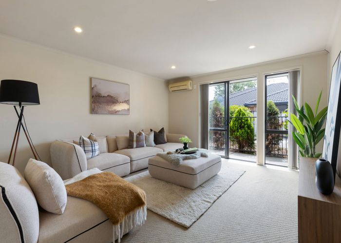  at 43 Parkside Drive, Huntington, Hamilton