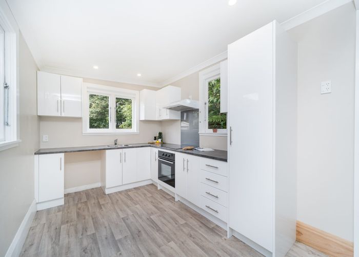  at 9 Weston Avenue, Roslyn, Palmerston North, Manawatu / Whanganui