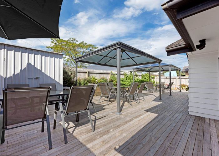 at 10  John Broad Place, Flat Bush, Manukau City, Auckland