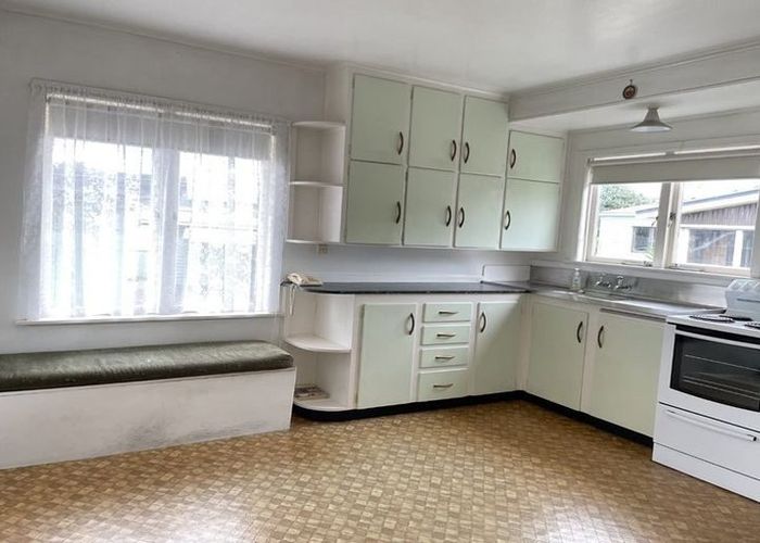  at 111 Wallace Rd, Mangere Bridge, Manukau City, Auckland