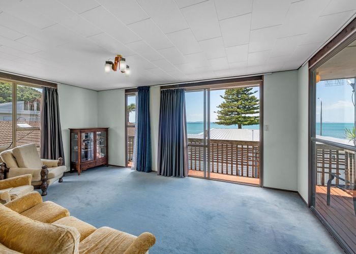  at 2/3 The Esplanade, Eastern Beach, Manukau City, Auckland