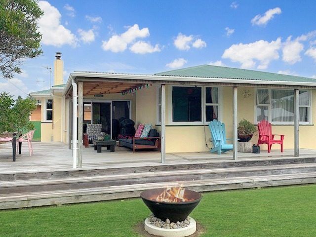  at 29  Linklater Avenue, Foxton Beach, Horowhenua, Manawatu / Whanganui