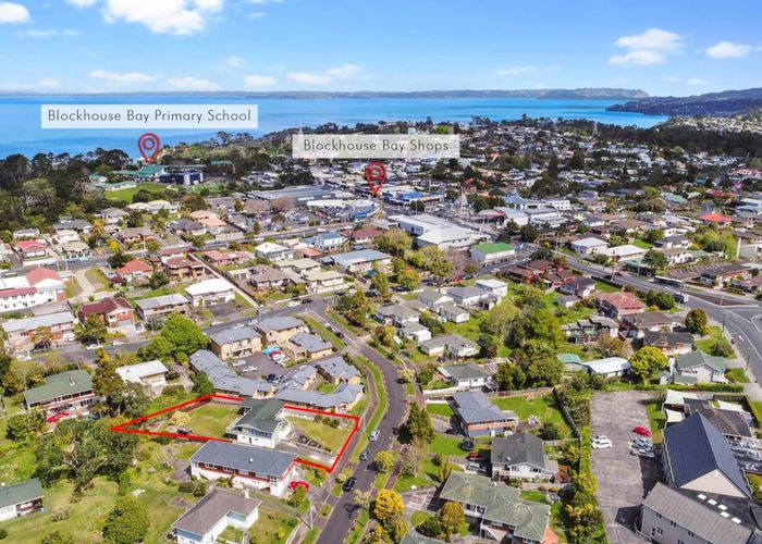  at 5 Windermere Crescent, Blockhouse Bay, Auckland