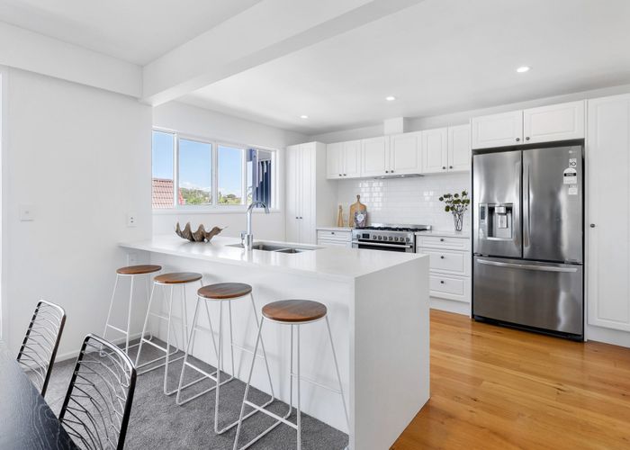  at 2 Amante Crescent, Mairangi Bay, Auckland