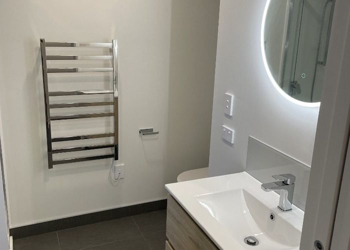  at 31-33 Panoni Lane, Abercrombie Street, Howick, Manukau City, Auckland