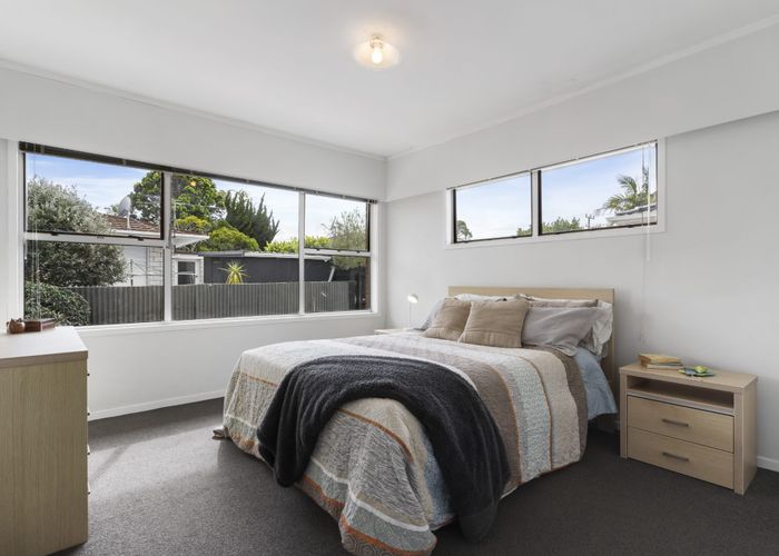  at 3/39 Eversleigh Road, Belmont, Auckland