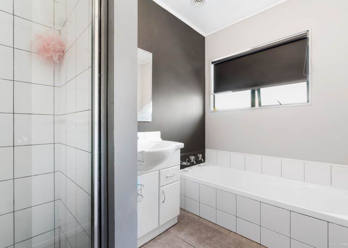  at 8 Melleray Place, Randwick Park, Auckland