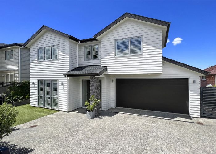  at 48 Holland Road, Hillcrest, Auckland