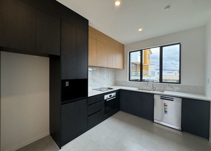  at 16/28 Lavelle Road, Henderson, Waitakere City, Auckland