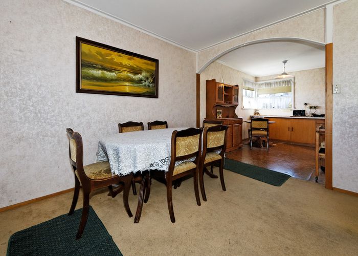  at 10 Springside Place, New Lynn, Auckland