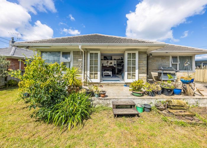  at 3 Swan Crescent, Pakuranga, Auckland