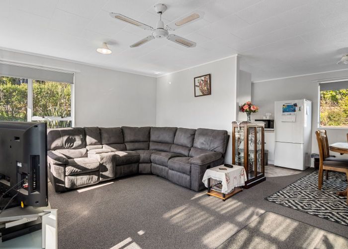  at 25 Hunt Terrace, Wakefield