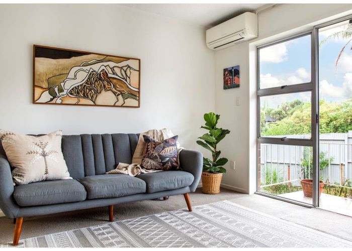  at 2/20 Hinau Street, New Lynn, Waitakere City, Auckland