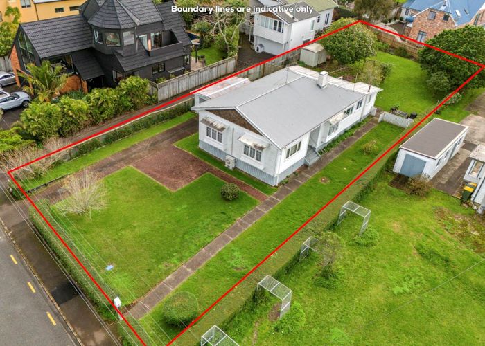  at 5 Faulkner Road, Northcote Point, North Shore City, Auckland