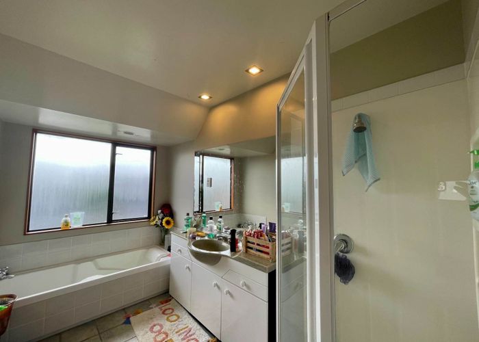  at 9 Lushington Place, Botany Downs, Manukau City, Auckland