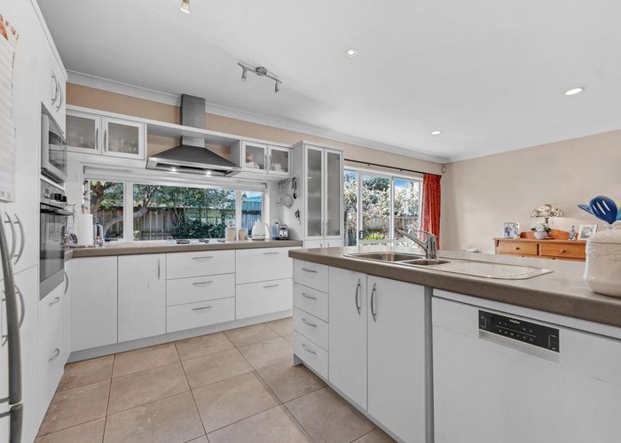  at 48 Aberdeen Crescent, Wattle Downs, Manukau City, Auckland