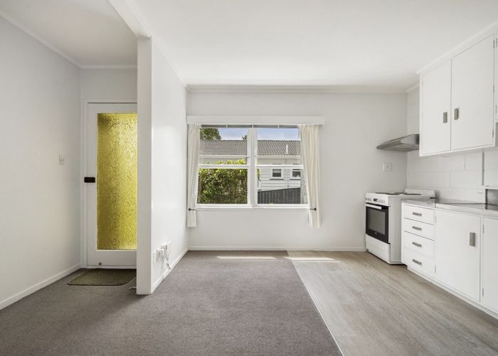  at 5 Nea Place, Hillcrest, Auckland
