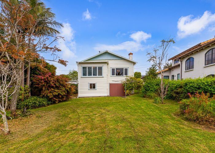 at 22 Merani Street, Narrow Neck, Auckland