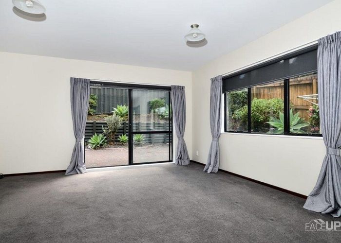  at 2/128 Wiseley Road, West Harbour, Waitakere City, Auckland