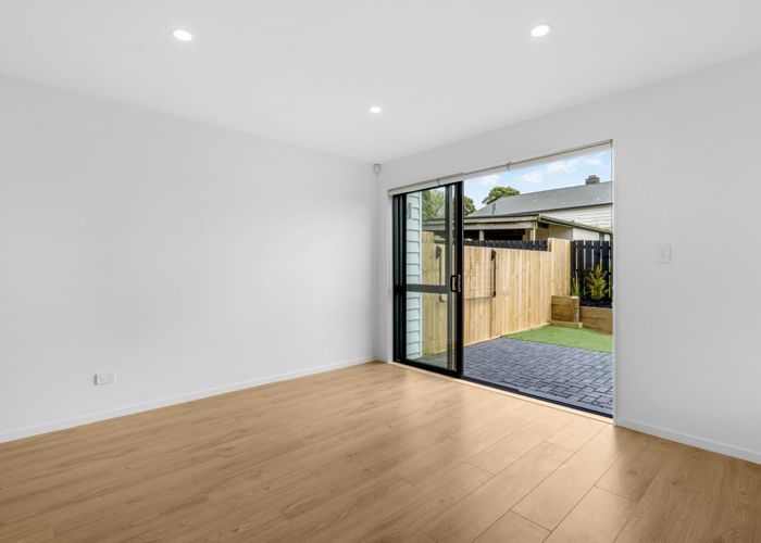  at 3/2 Windermere Crescent, Blockhouse Bay, Auckland