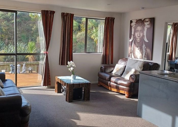  at 64 Woodbank Drive, Glen Eden, Waitakere City, Auckland