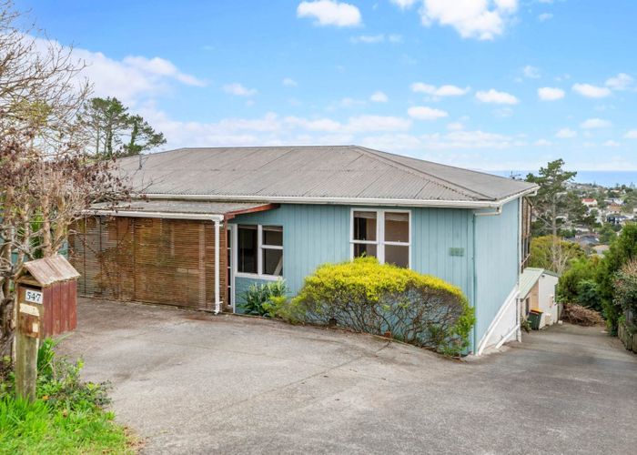  at 1/547 East Coast Road, Browns Bay, Auckland