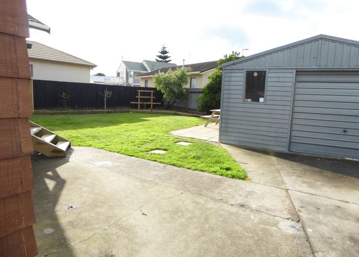  at 32 Dalfield Place, Highbury, Palmerston North
