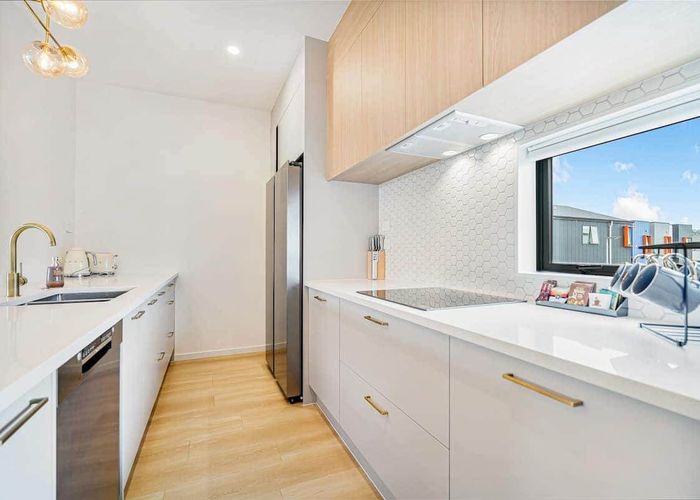  at 23 Flat Bush School Road, Flat Bush, Manukau City, Auckland