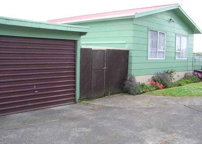  at 1/2 Garelja Road, Henderson, Auckland