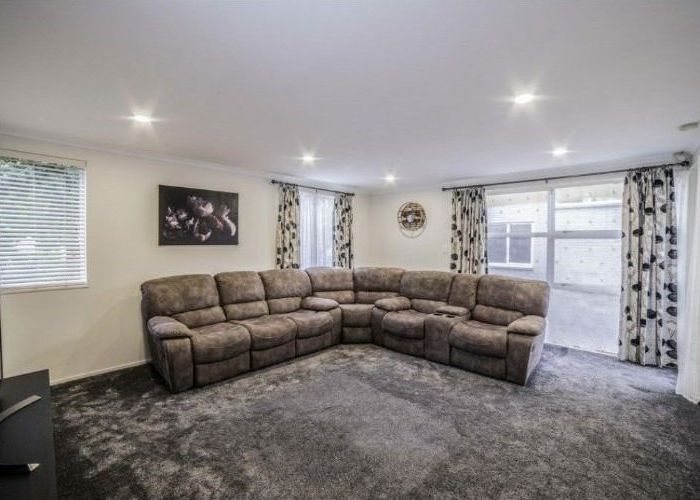  at 16 Reins Road, Takanini, Papakura, Auckland