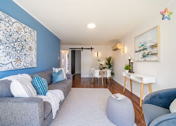  at 2/43 LEIGHTON AVE, GRACEFIELD, LOWER HUTT