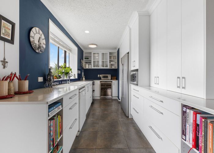  at 10A Kennedy Place, Merrilands, New Plymouth