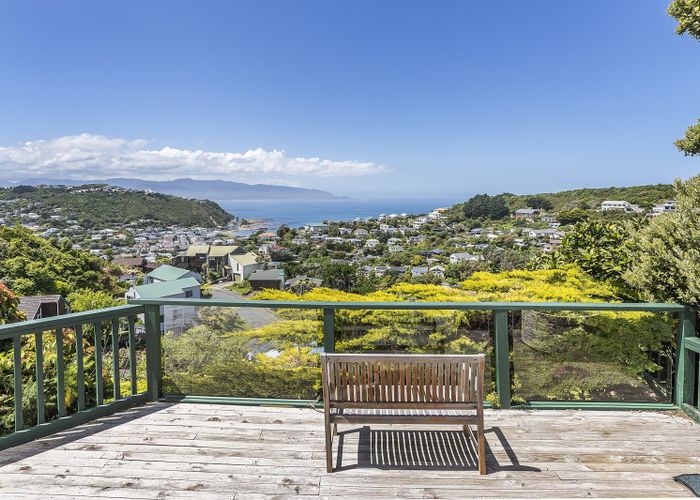  at 52 Frobisher Street, Island Bay, Wellington
