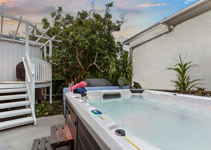  at 10 Temple Street, Meadowbank, Auckland