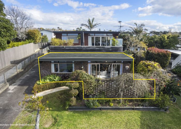  at 2/17 Hawkins Street, Meadowbank, Auckland
