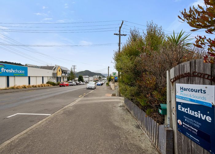  at 90 Wellington Street, Picton