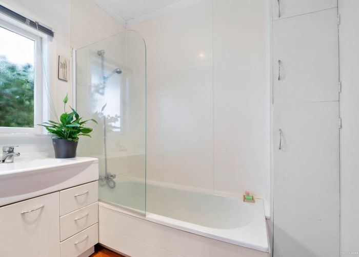  at 1/27 Gazelle Avenue, Beach Haven, Auckland