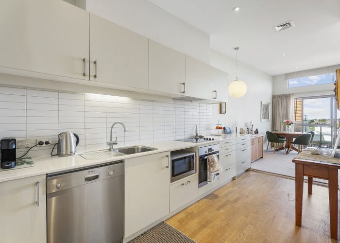  at 203/24 Wellington Street, Howick, Manukau City, Auckland