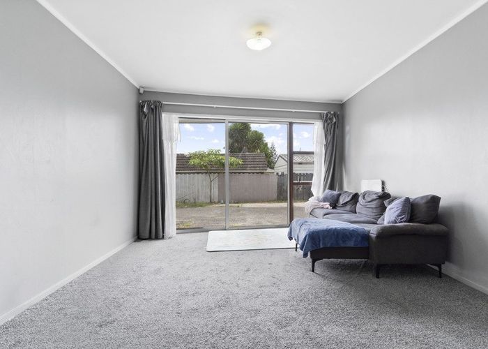  at 2/21 Cleek Road, Mangere East, Manukau City, Auckland