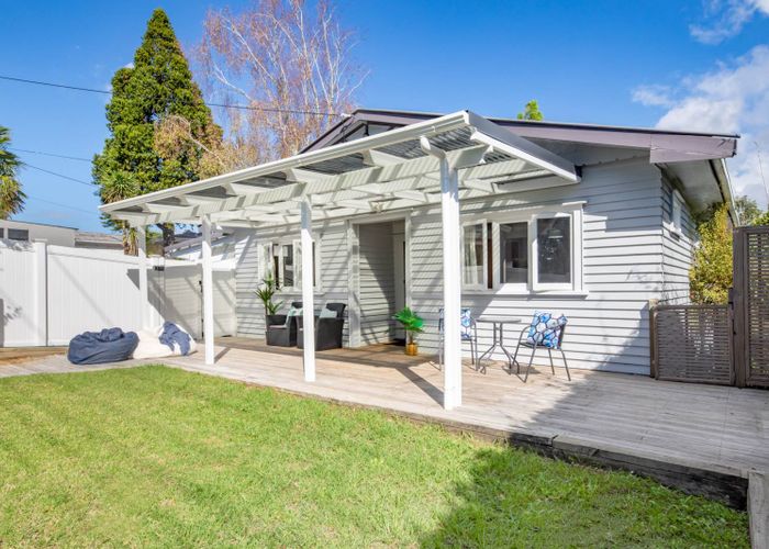  at 1/49 Konini Road, Titirangi, Auckland