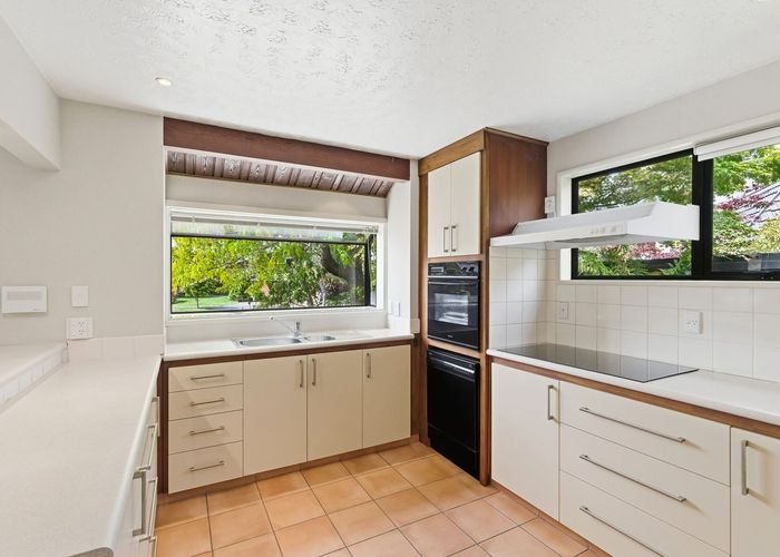  at 12 Swithland Place, Avonhead, Christchurch City, Canterbury