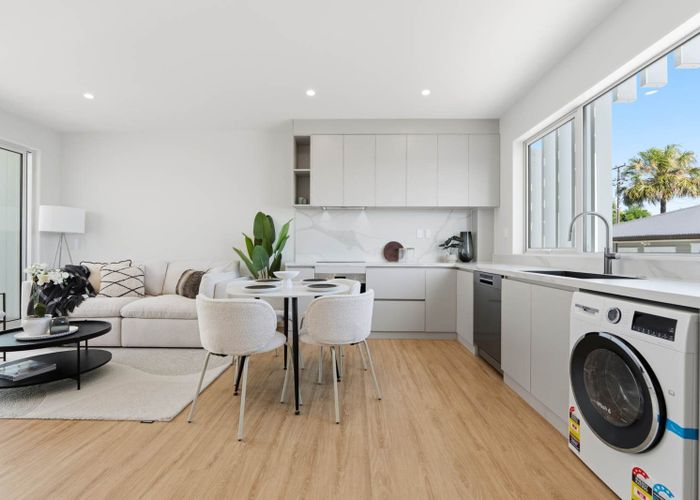  at 4/186 Forrest Hill Road, Forrest Hill, North Shore City, Auckland