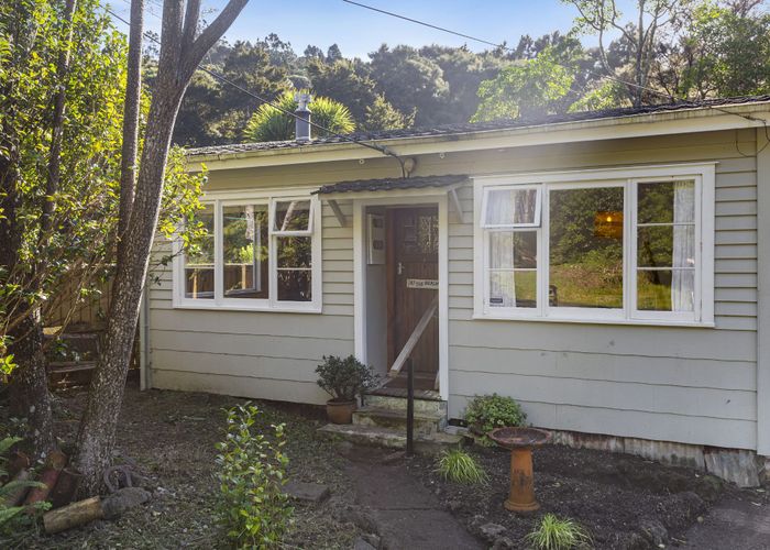  at 18 Western Road, Laingholm, Auckland